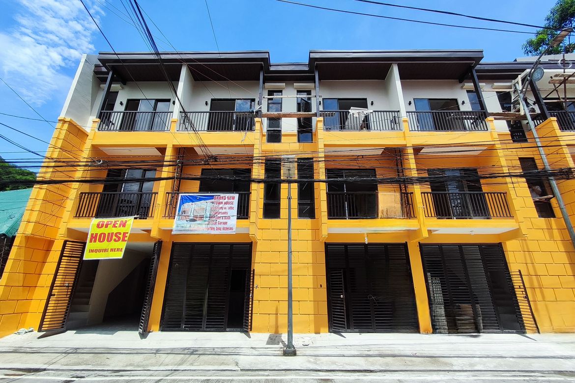 3 Bedroom Townhouse for Sale in Santa Ana, Manila, Metro Manila