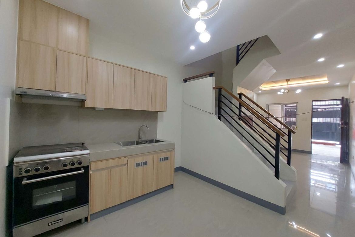 3 Bedroom Townhouse for Sale in Santa Lucia, Quezon City, Metro Manila – photo 6