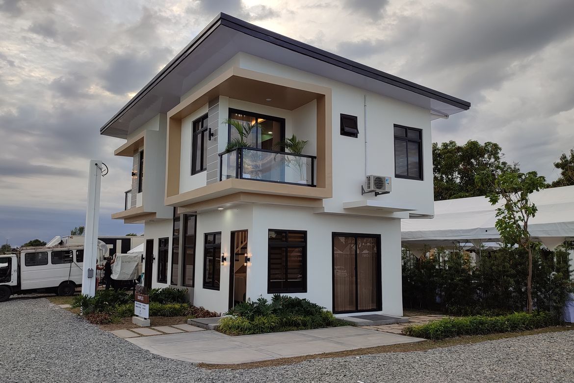 3 Bedroom Townhouse for Sale in Santo Rosario, Magalang, Pampanga