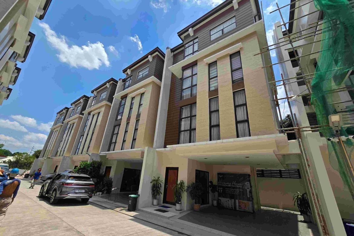 3 Bedroom Townhouse for Sale in Tandang Sora, Quezon City, Metro Manila – photo 2