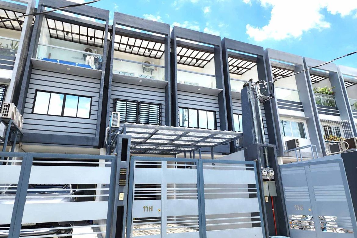 3 Bedroom Townhouse for Sale in Tandang Sora, Quezon City, Metro Manila – photo 2