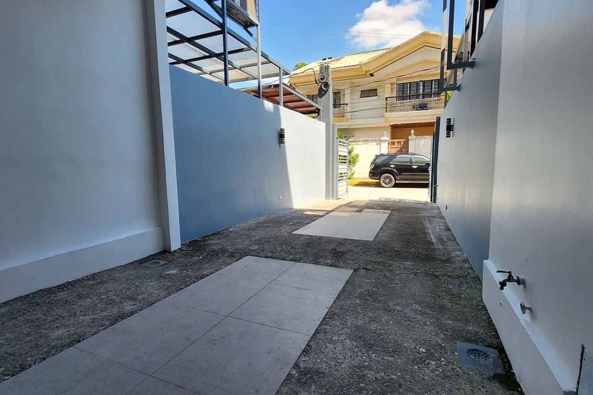3 Bedroom Townhouse for Sale in Tandang Sora, Quezon City, Metro Manila – photo 7