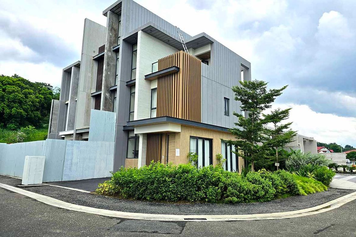 3 Bedroom Townhouse for Sale in Teachers Village East, Quezon City, Metro Manila – photo 2