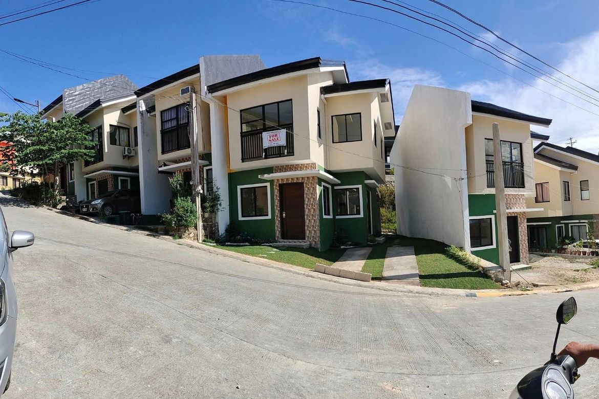 3 Bedroom Townhouse for Sale in Tolotolo, Consolacion, Cebu