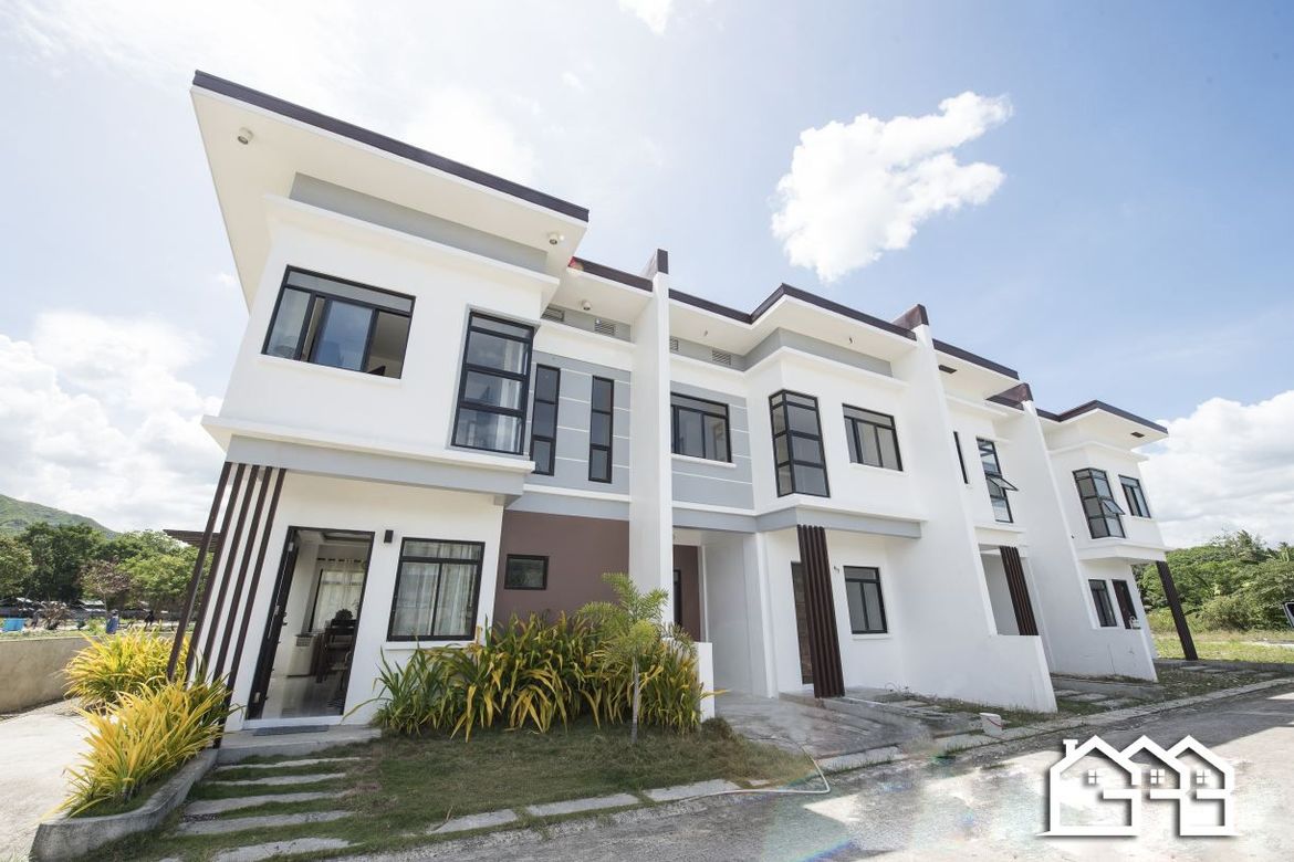 3 Bedroom Townhouse for Sale in Tunghaan, Minglanilla, Cebu