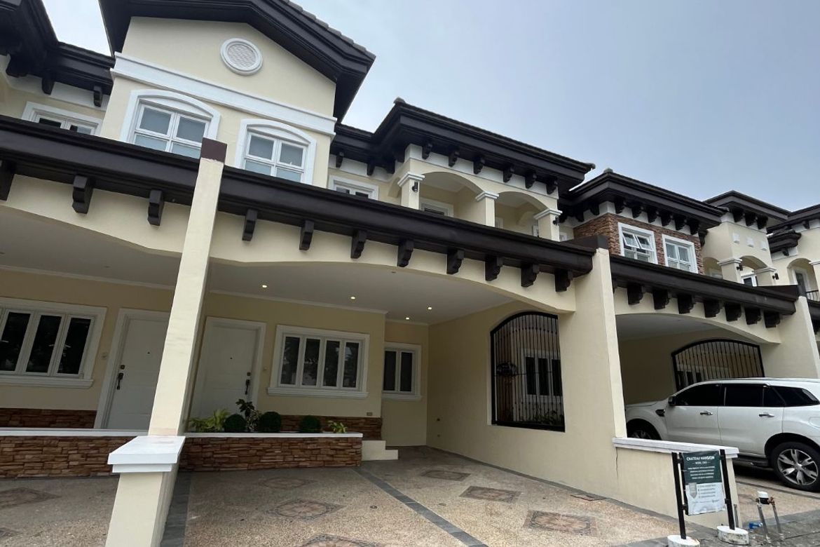 3 Bedroom Townhouse for Sale in Versailles Alabang Village, Almanza Dos, Las Piñas, Metro Manila
