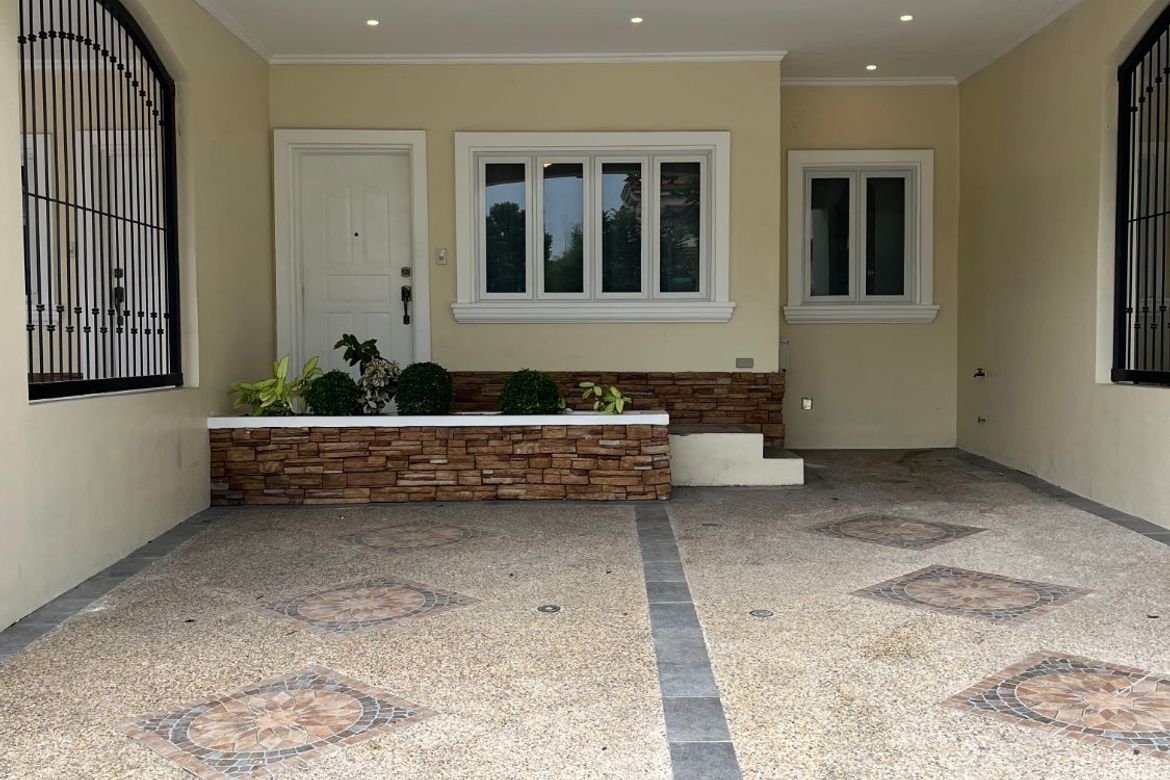 3 Bedroom Townhouse for Sale in Versailles Alabang Village, Almanza Dos, Las Piñas, Metro Manila – photo 3