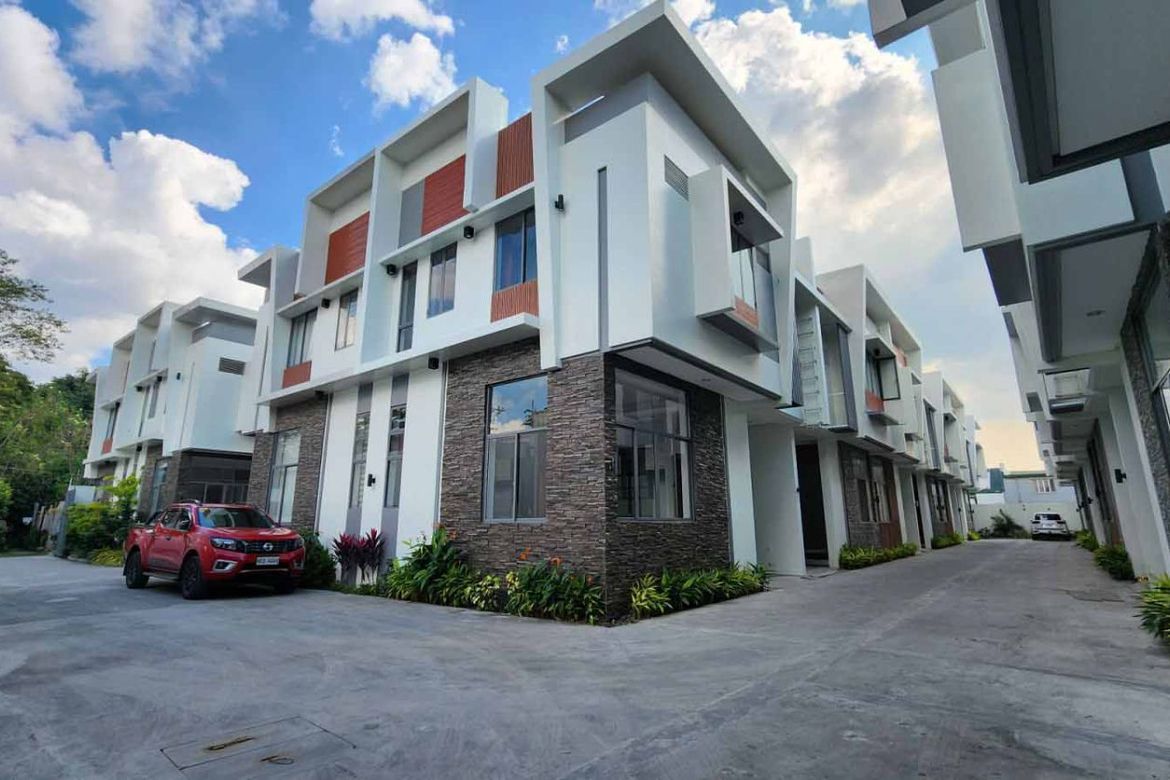 3 Bedroom Townhouse for Sale in Wack-Wack Greenhills, Mandaluyong, Metro Manila near MRT-3 Shaw Boulevard