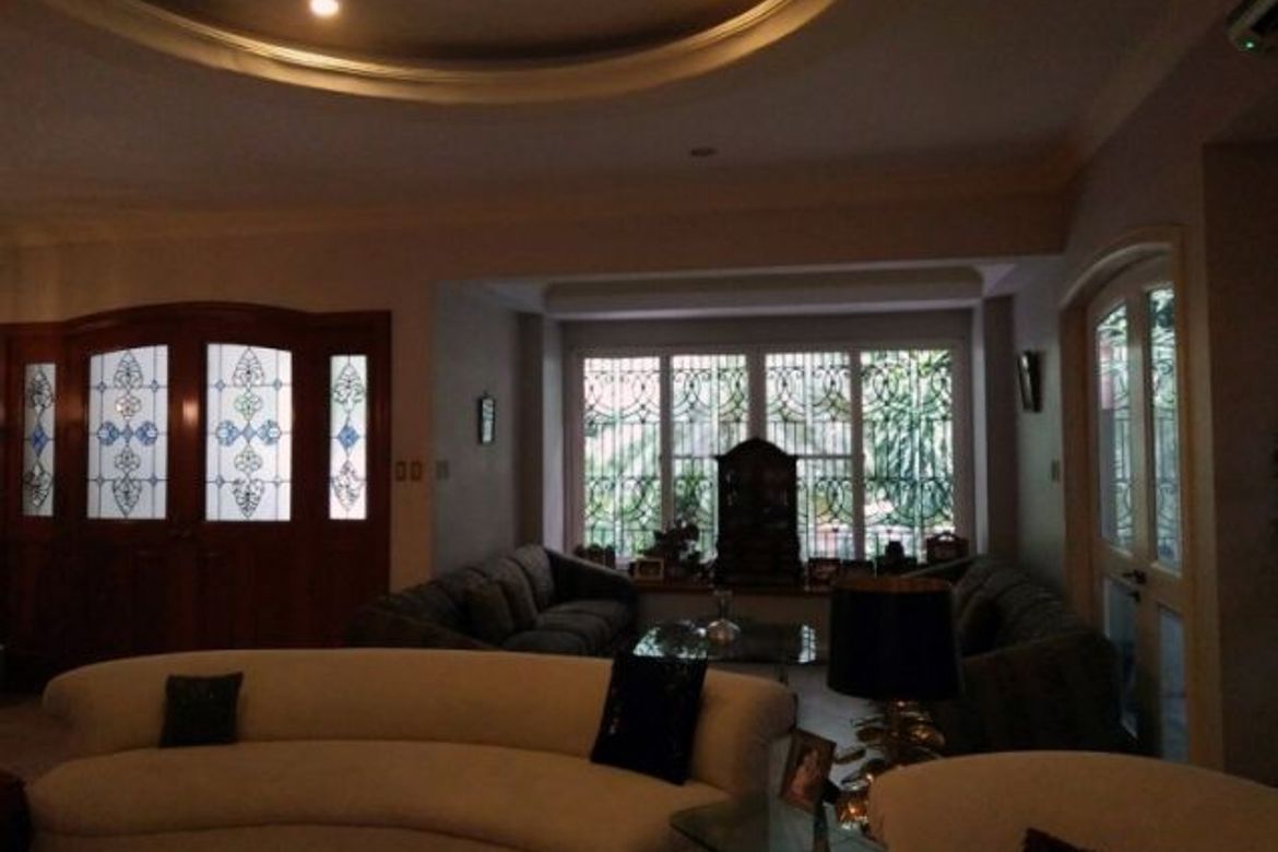 3 Bedroom Villa for Sale in San Lorenzo, Makati, Metro Manila near MRT-3 Ayala – photo 6