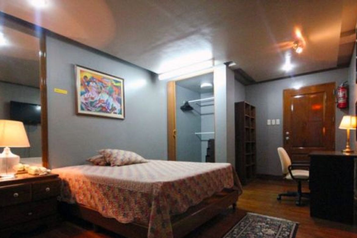 3 Bedroom Villa for Sale in San Lorenzo, Makati, Metro Manila near MRT-3 Ayala – photo 2