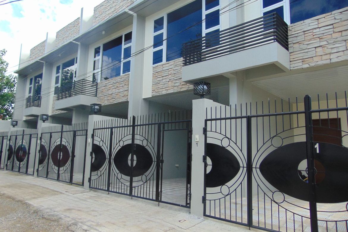 4 Bedroom Apartment for Rent in Basak San Nicolas, Cebu City, Cebu