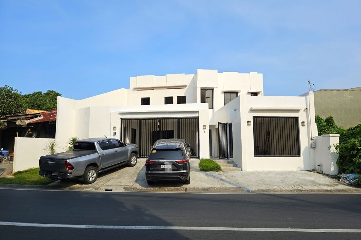4 Bedroom Commercial for Sale in BF Homes, Parañaque, Metro Manila