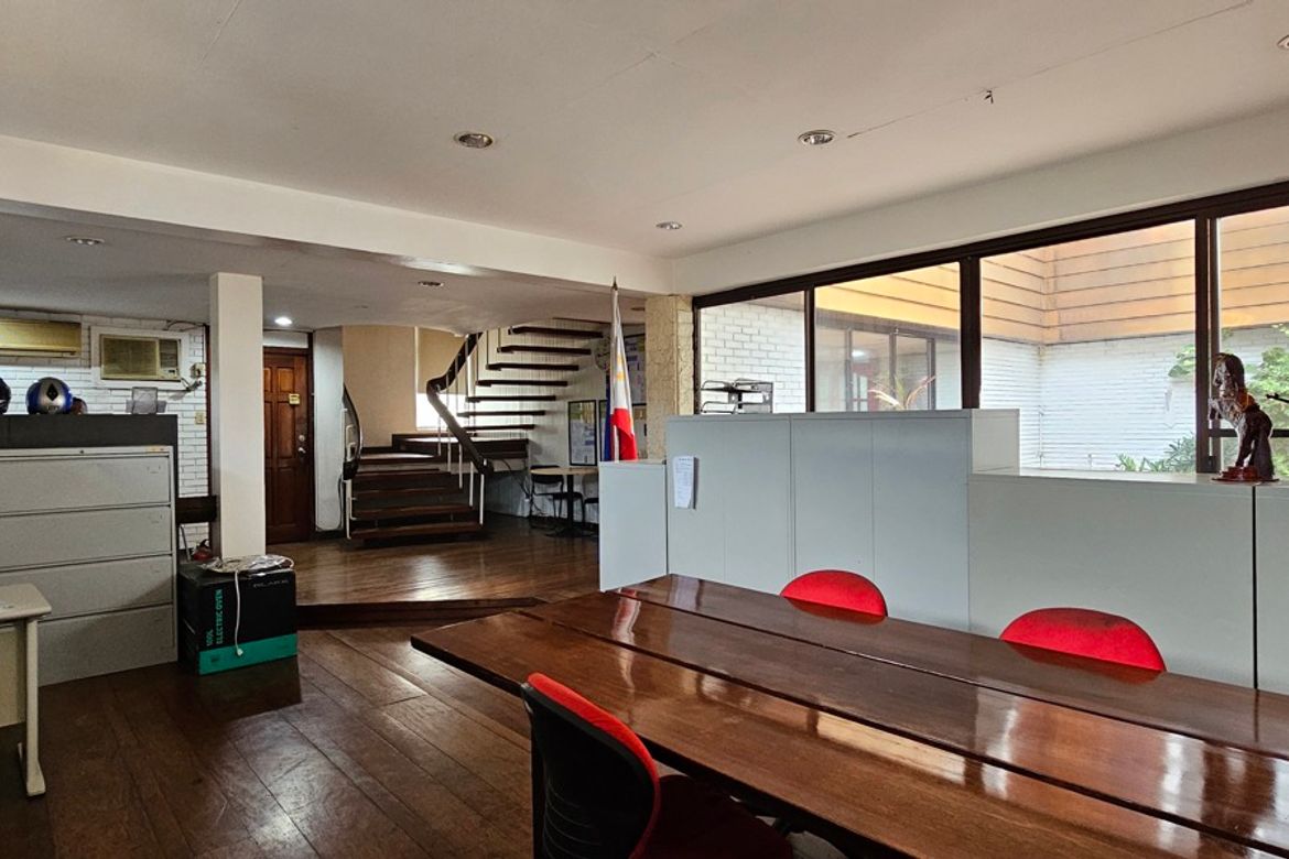 4 Bedroom Commercial for Sale in Kapitolyo, Pasig, Metro Manila near MRT-3 Boni – photo 2