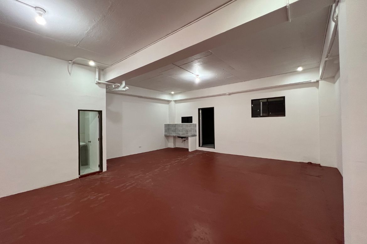 4 Bedroom Commercial for Sale in Lourdes Sur, Angeles, Pampanga – photo 8