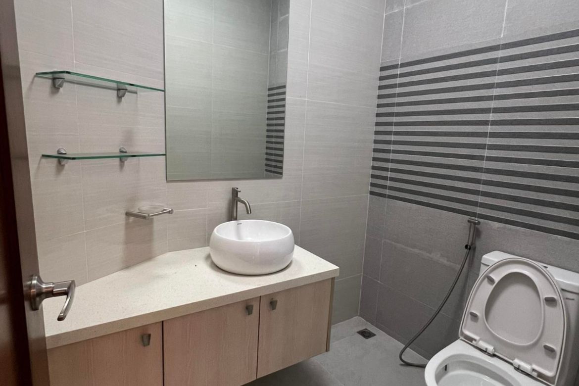 4 Bedroom Condo for Rent in Kapitolyo, Pasig, Metro Manila photo 8