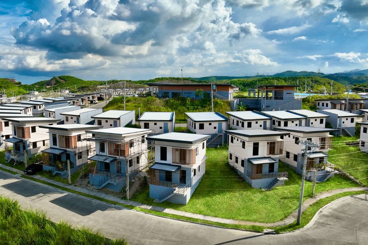 4 Bedroom Condo for Sale in Compostela, Cebu – photo 6