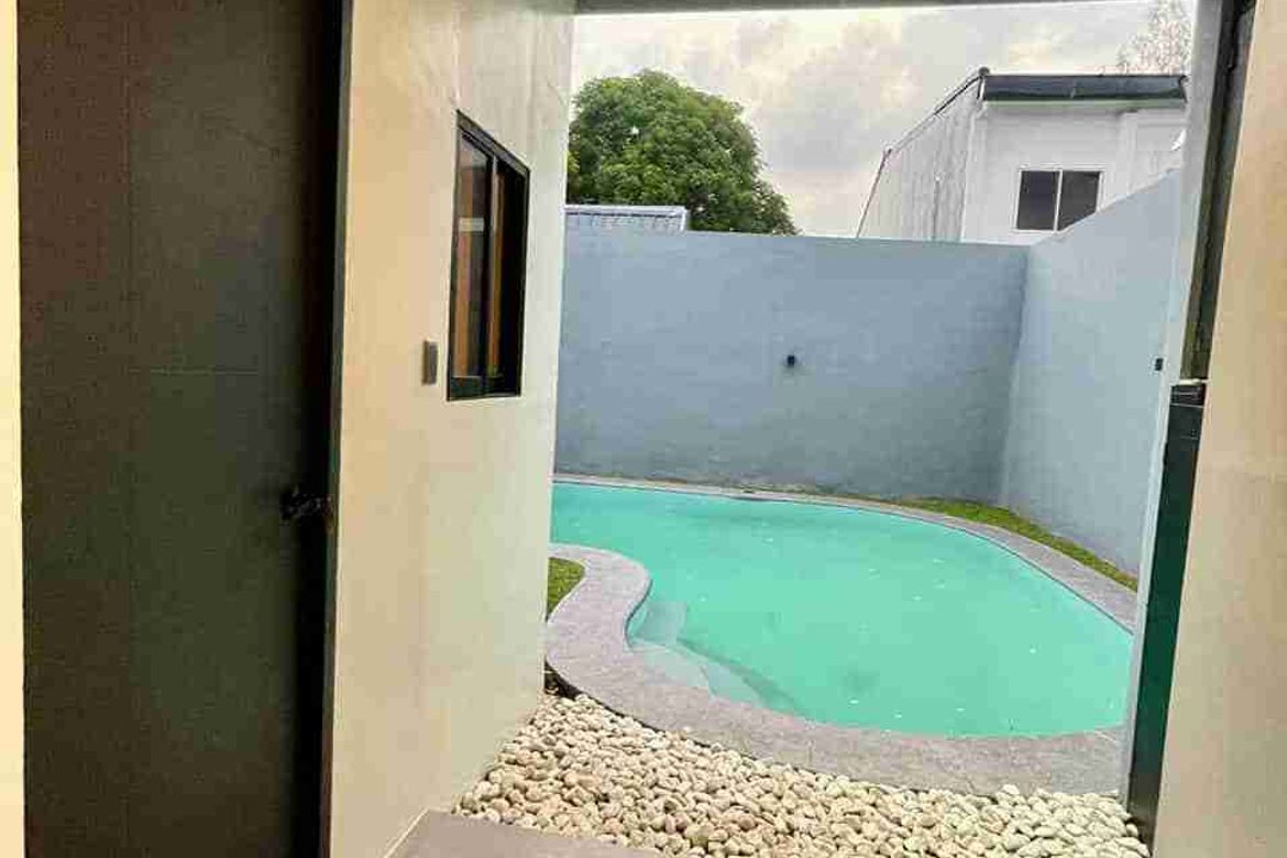 4 Bedroom Condo for Sale in Greenwoods Executive Village - Cainta, San Andres, Cainta, Rizal – photo 5