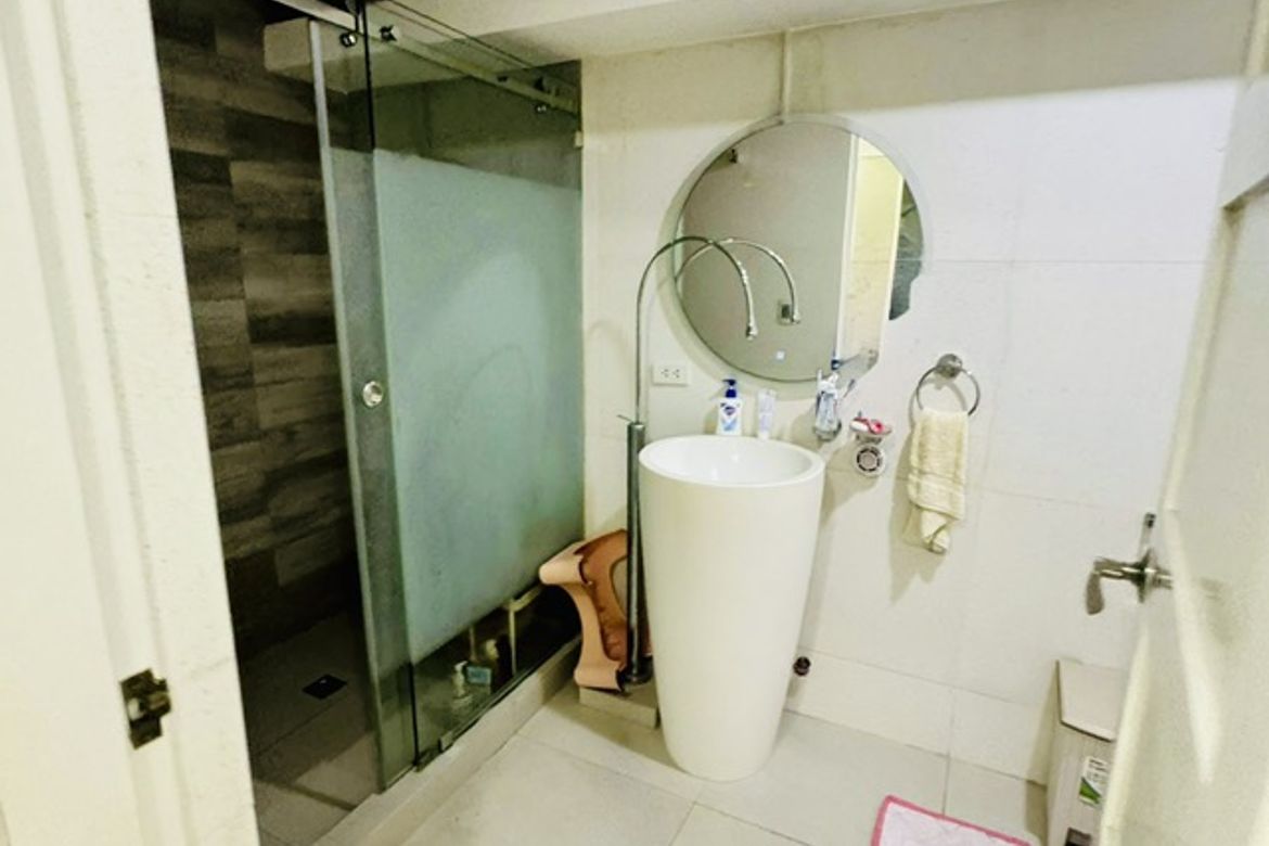 4 Bedroom Condo for Sale in Mariana, Quezon City, Metro Manila near LRT-2 Gilmore