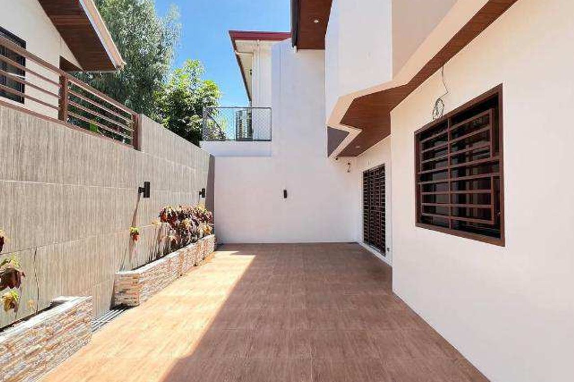 4 Bedroom Condo for Sale in Merville, Parañaque, Metro Manila – photo 5