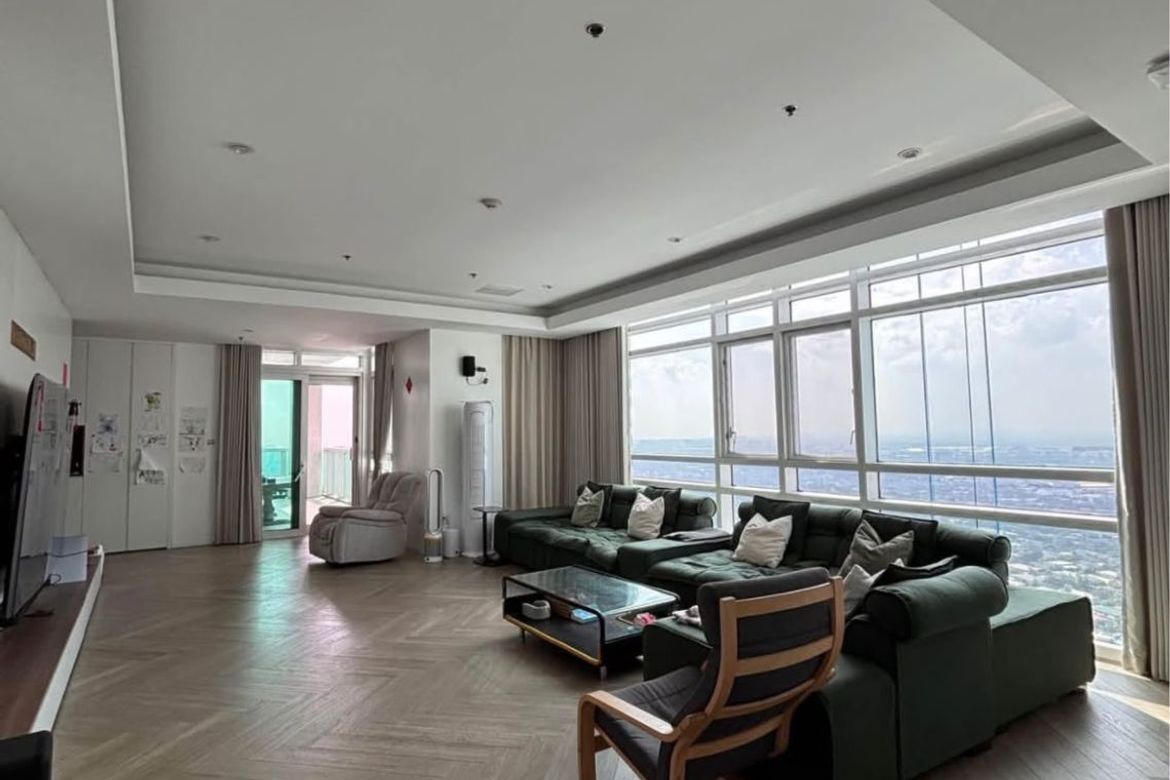 4 Bedroom Condo for Sale in Park Terraces, San Lorenzo, Makati, Metro Manila near MRT-3 Ayala – photo 3