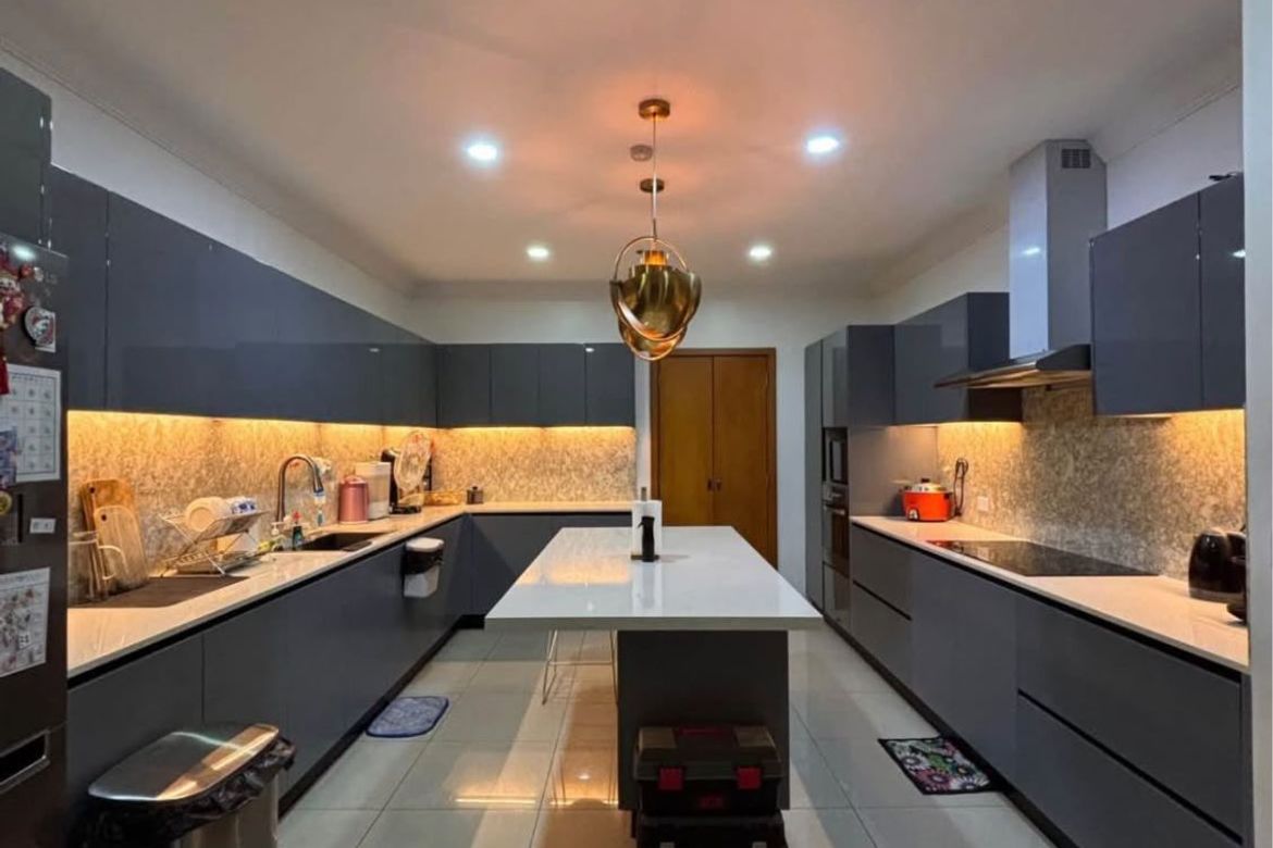 4 Bedroom Condo for Sale in Park Terraces, San Lorenzo, Makati, Metro Manila near MRT-3 Ayala – photo 5