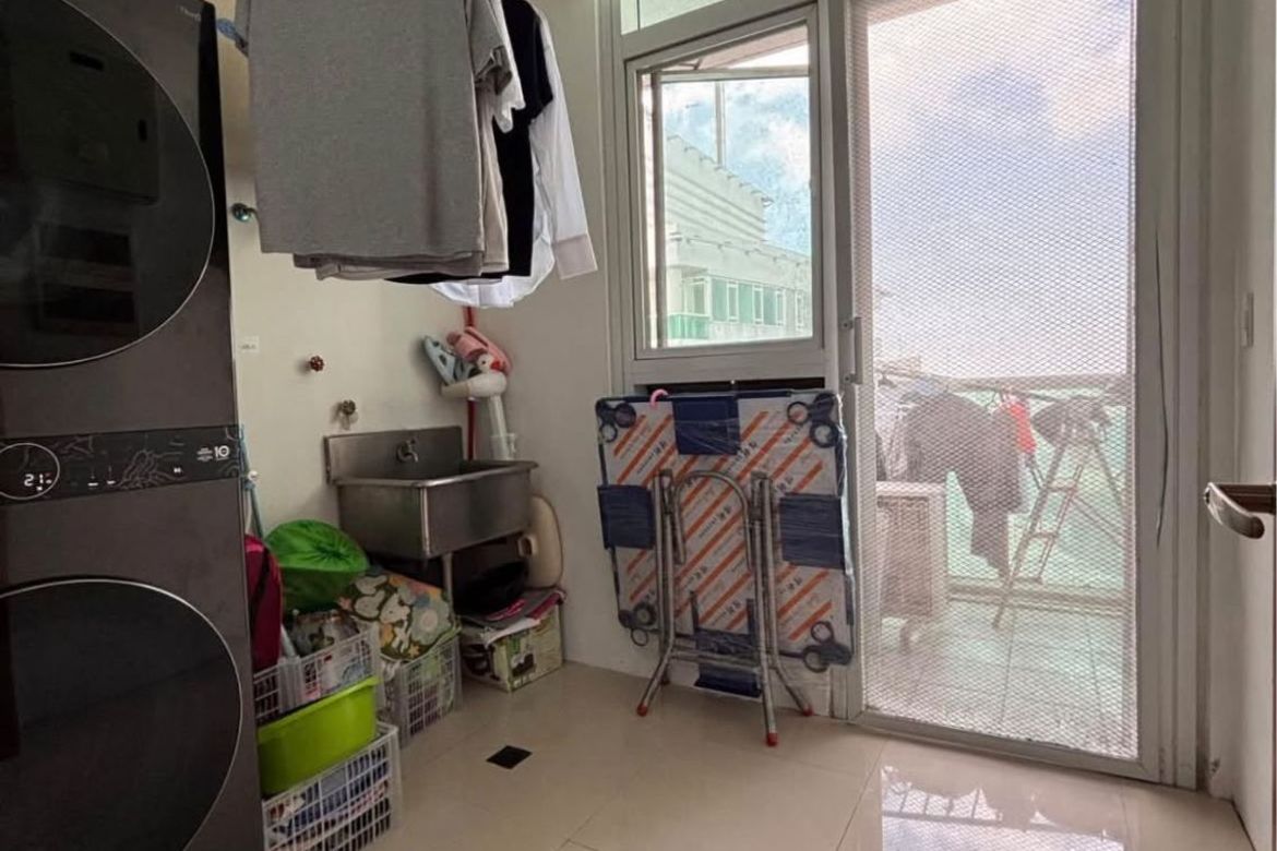 4 Bedroom Condo for Sale in Park Terraces, San Lorenzo, Makati, Metro Manila near MRT-3 Ayala – photo 7