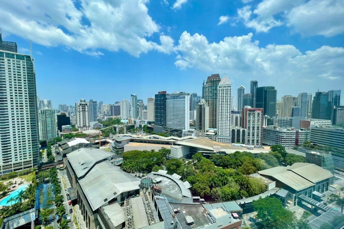 4 Bedroom Condo for Sale in San Lorenzo, Makati, Metro Manila near MRT-3 Ayala