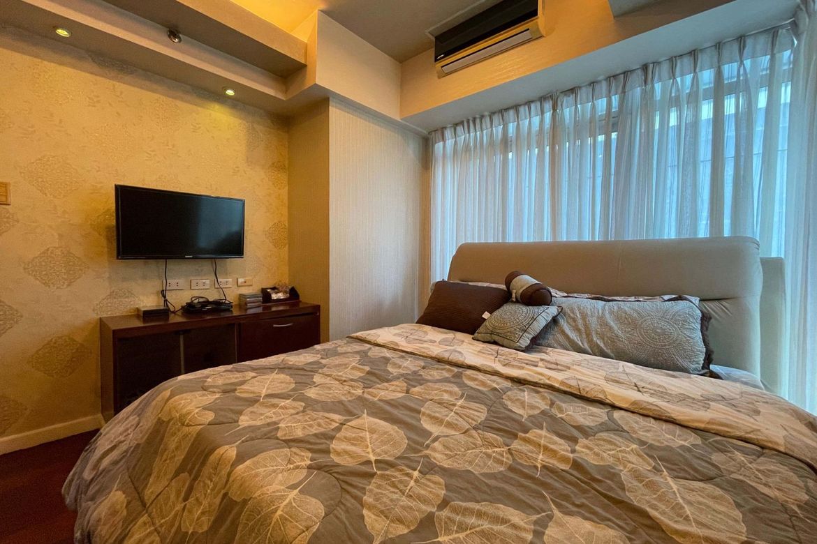 4 Bedroom Condo for Sale in Sapphire Residences, BGC, Taguig – photo 8