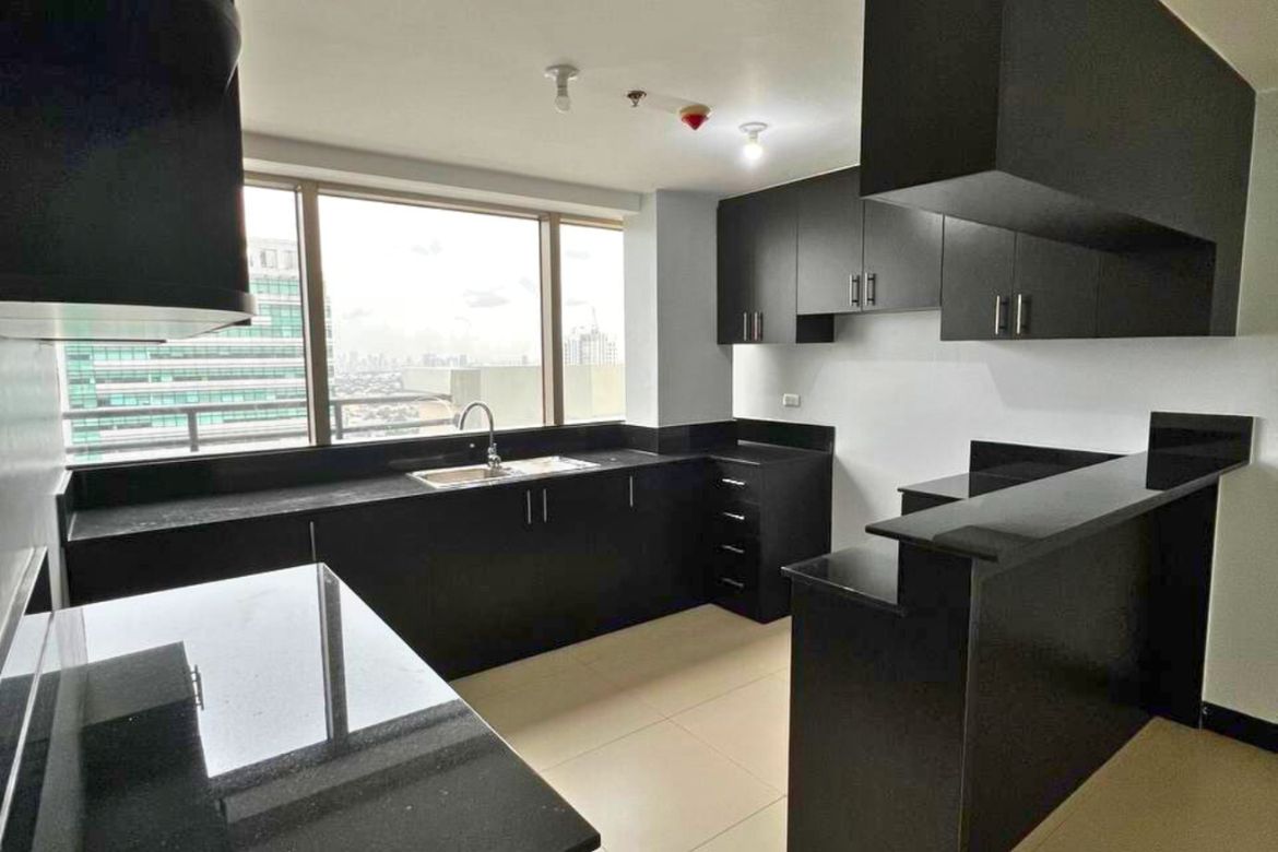 4 Bedroom Condo for Sale in Socorro, Quezon City, Metro Manila near LRT-2 Araneta Center-Cubao – photo 7
