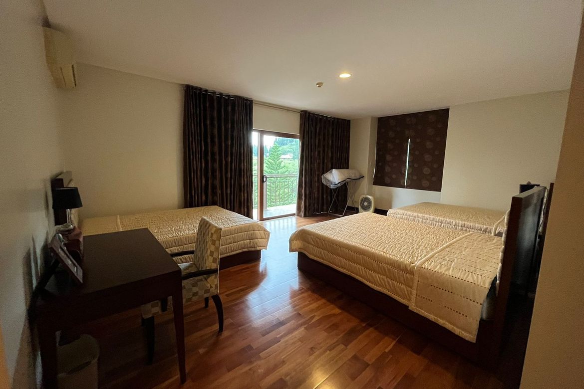 4 Bedroom Hotel / Resort for Sale in The Woodridge at Tagaytay Highlands, Calabuso, Tagaytay, Cavite – photo 8