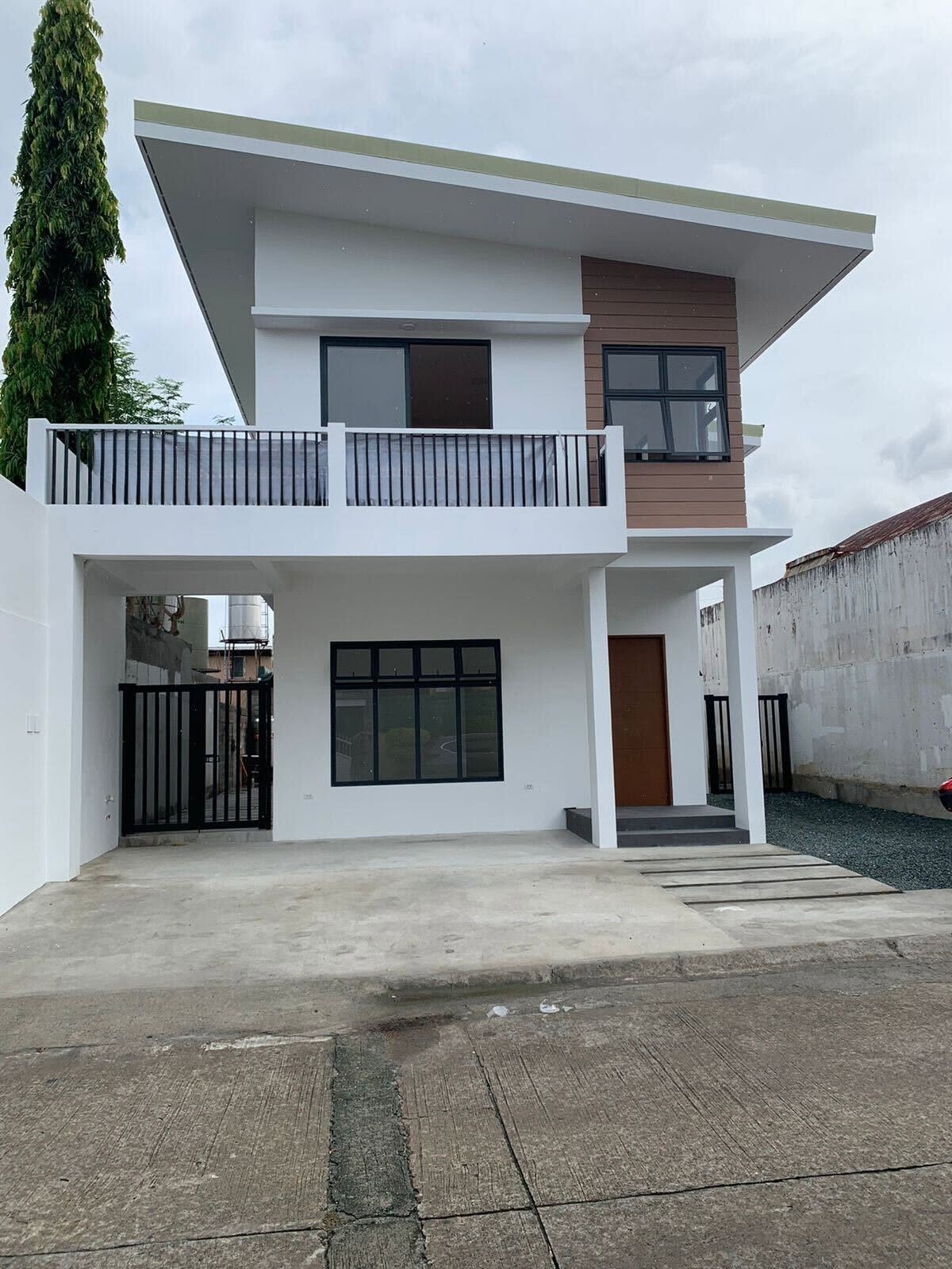 4-Bedroom House and Lot for Sale in BF Homes, Parañaque