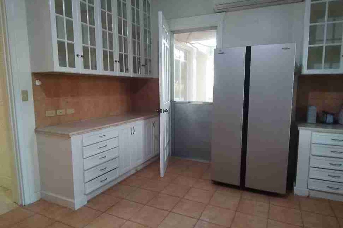 4 Bedroom House for Rent in Alabang, Muntinlupa, Metro Manila photo 6