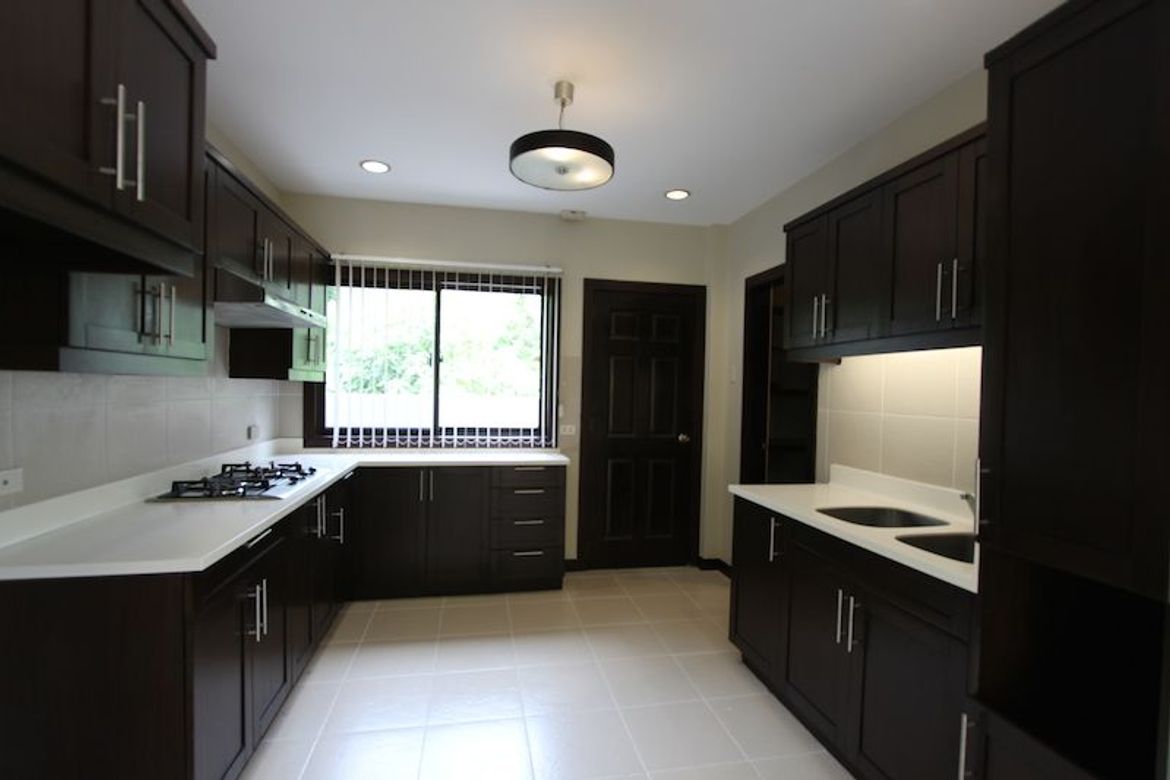 4 Bedroom House for Rent in Banilad, Cebu City, Cebu photo 4