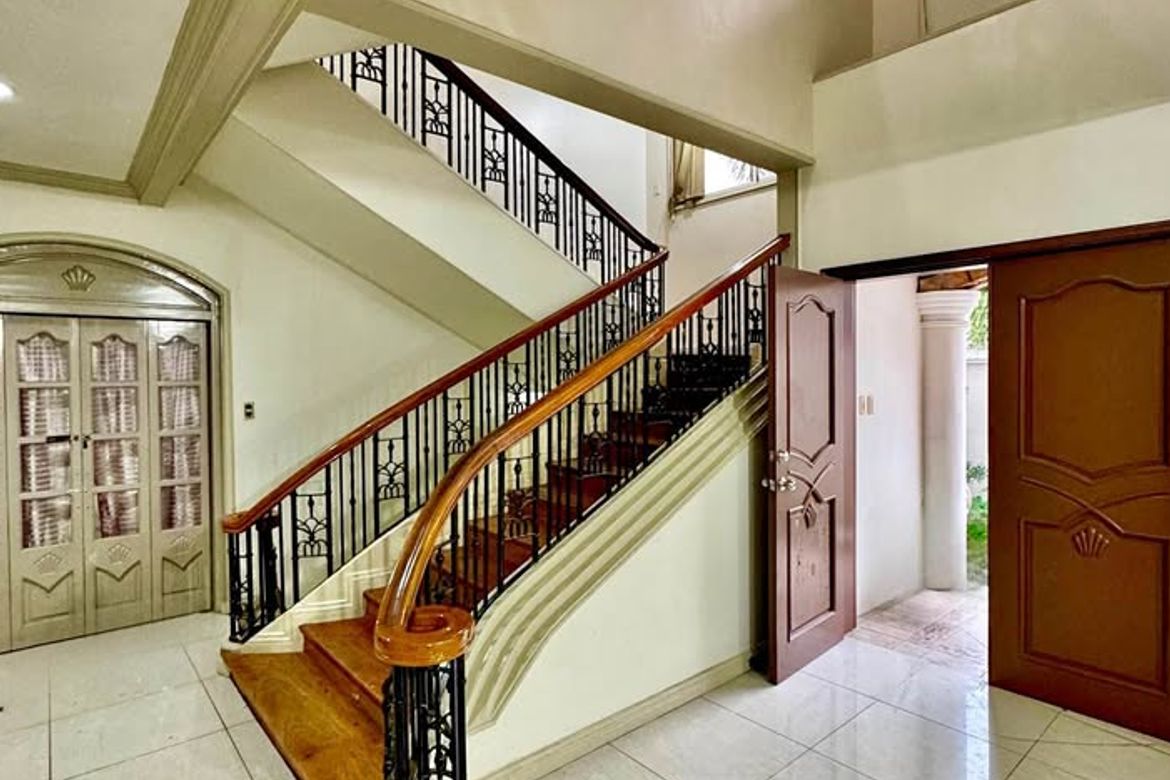 4 Bedroom House for Rent in Barangay 33, Pasay, Metro Manila