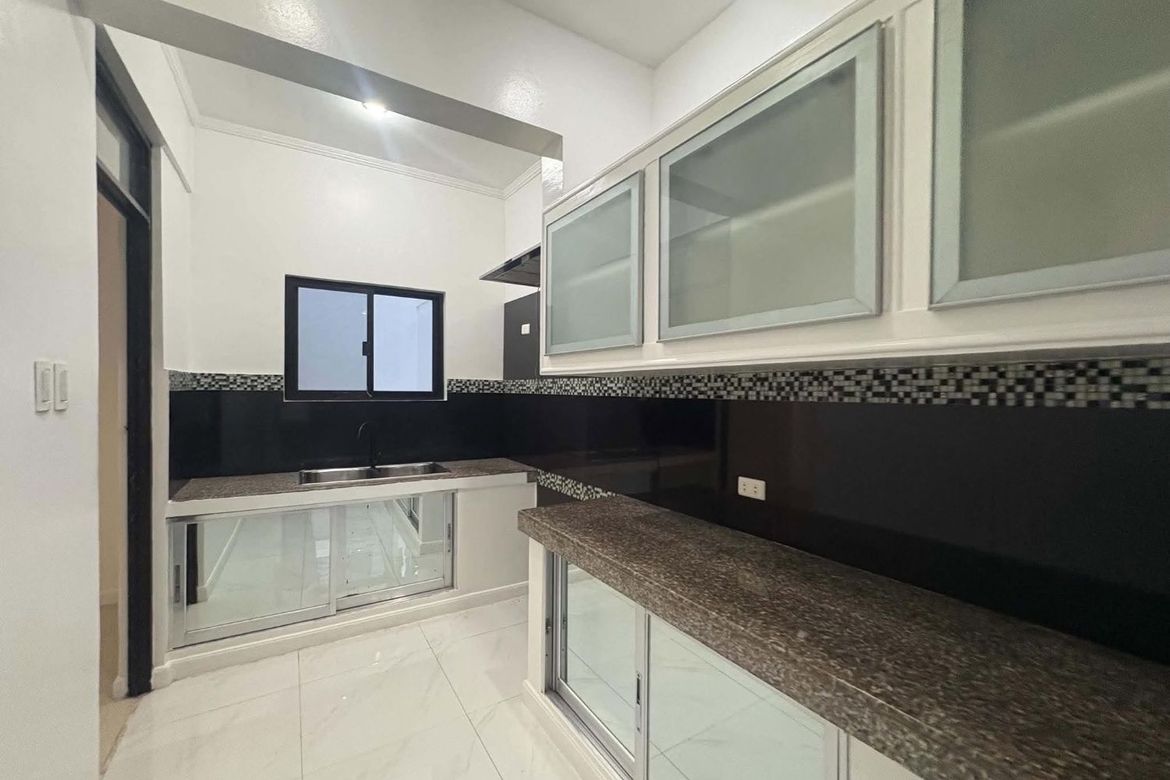 4 Bedroom House for Rent in BF Homes, Parañaque, Metro Manila photo 4