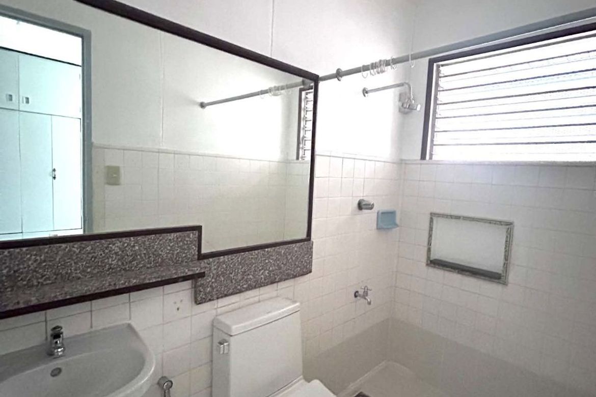 4 Bedroom House for Rent in BF Homes, Parañaque, Metro Manila photo 8