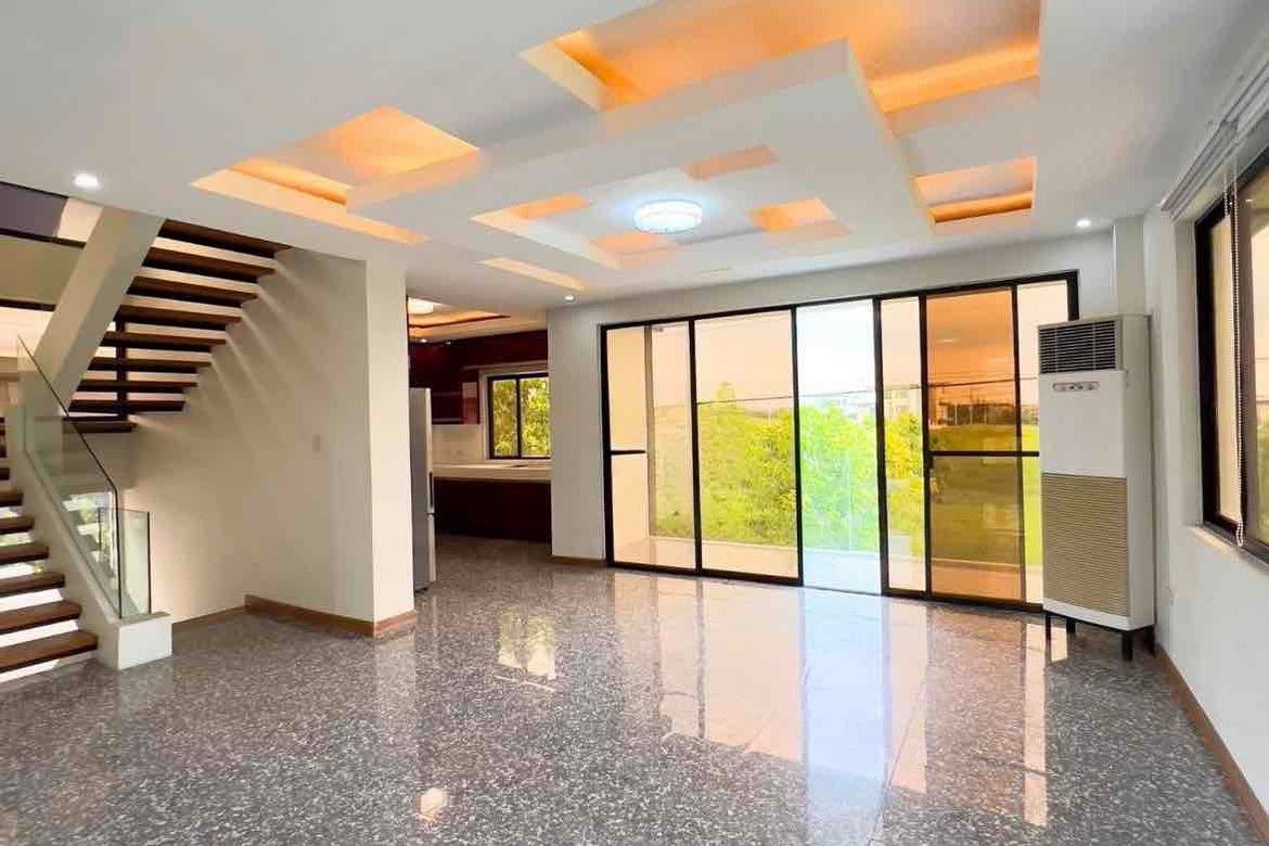 4 Bedroom House for Rent in Canlubang, Calamba, Laguna photo 2