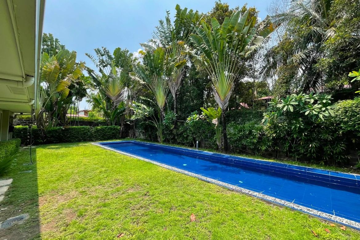 4 Bedroom House for Rent in Dasmariñas North, Makati, Metro Manila near MRT-3 Ayala