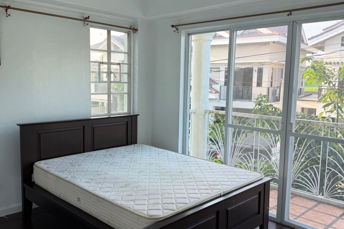 4 Bedroom House for Rent in Inchican, Silang, Cavite photo 2