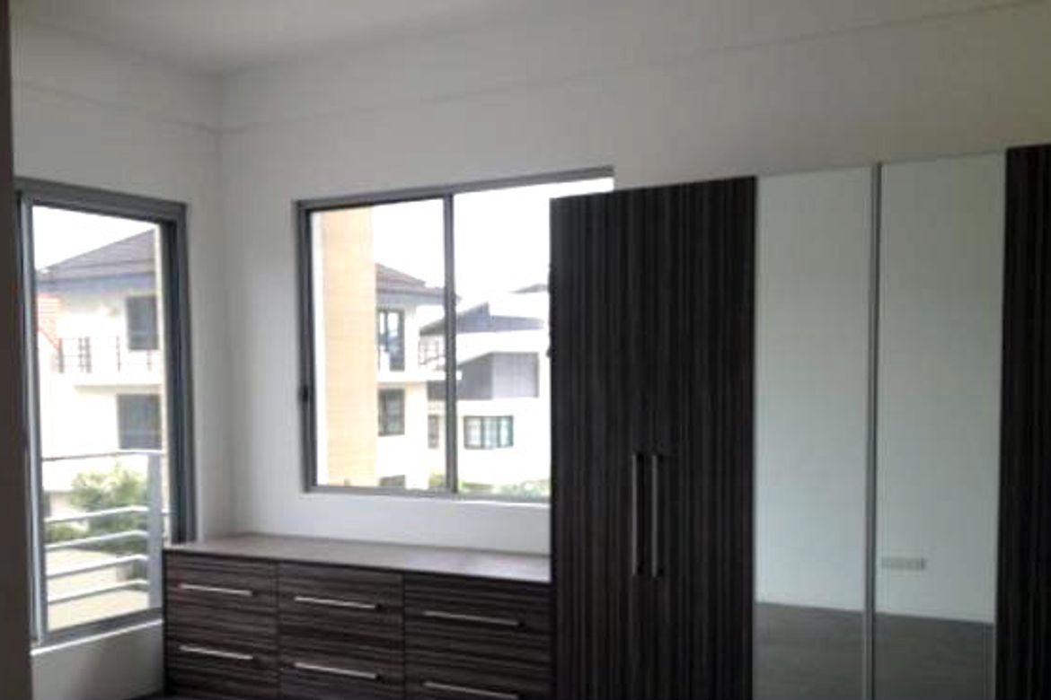 4 Bedroom House for Rent in McKinley Hill Village, McKinley Hill, Taguig, Metro Manila photo 7
