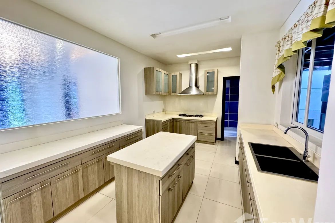 4 Bedroom House for Rent in Merville, Parañaque, Metro Manila photo 6