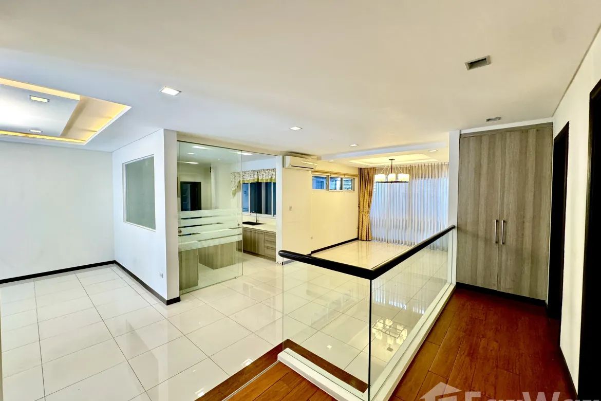 4 Bedroom House for Rent in Merville, Parañaque, Metro Manila photo 7