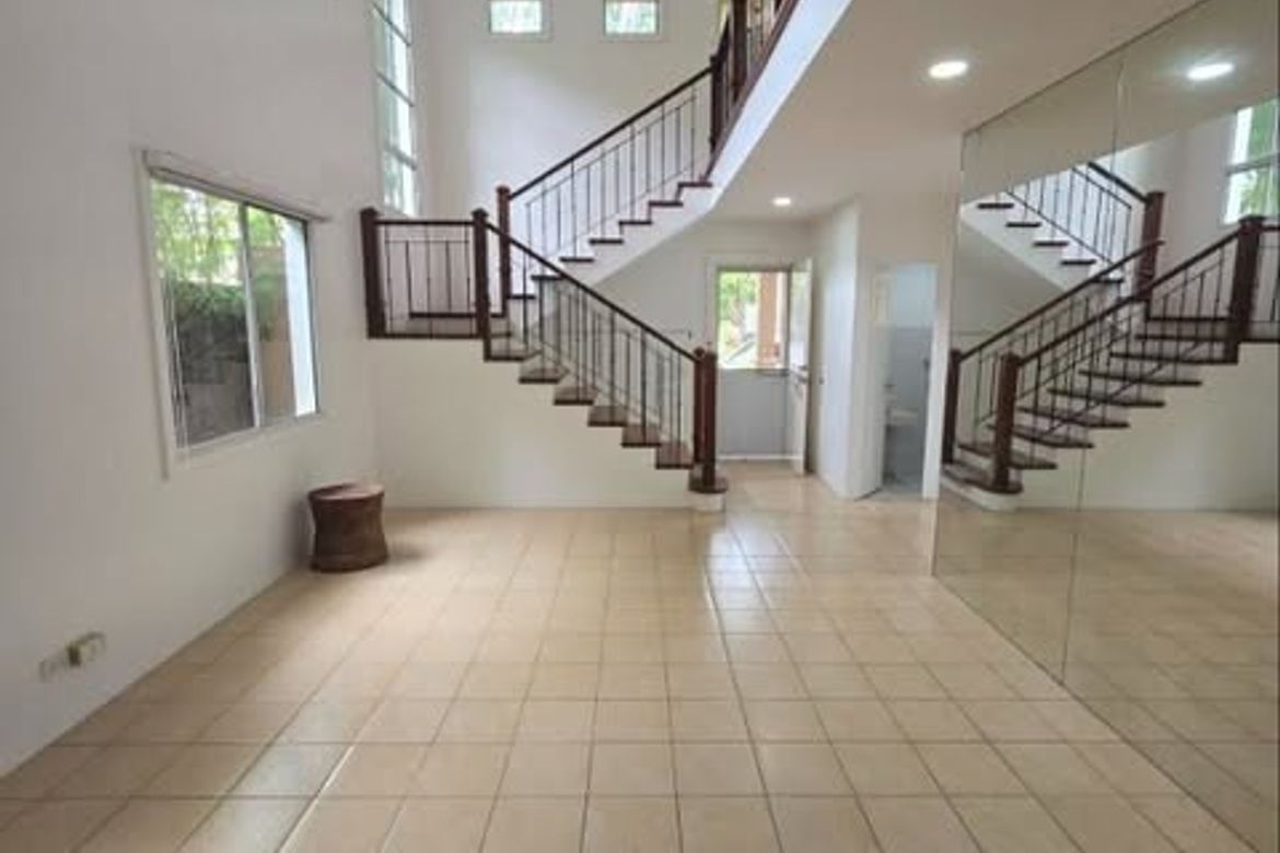 4 Bedroom House for Rent in Molino IV, Bacoor, Cavite photo 3