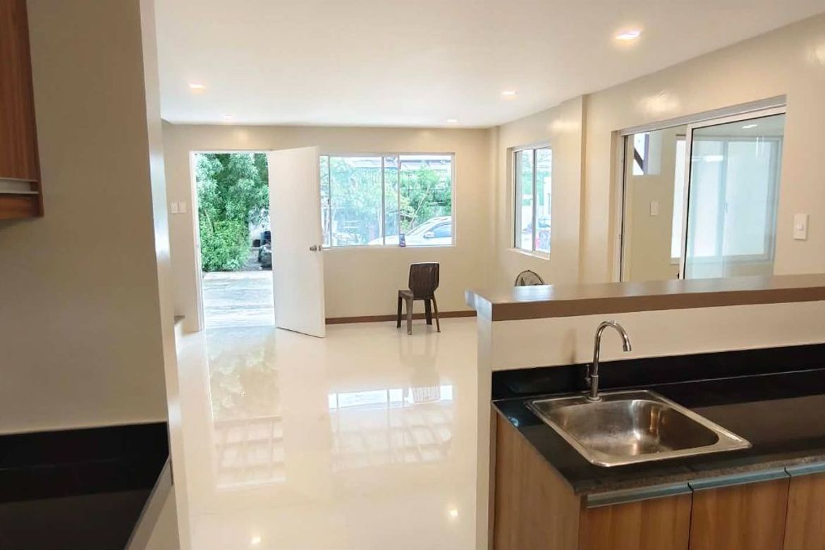 4 Bedroom House for Rent in Pansol, Quezon City, Metro Manila photo 6