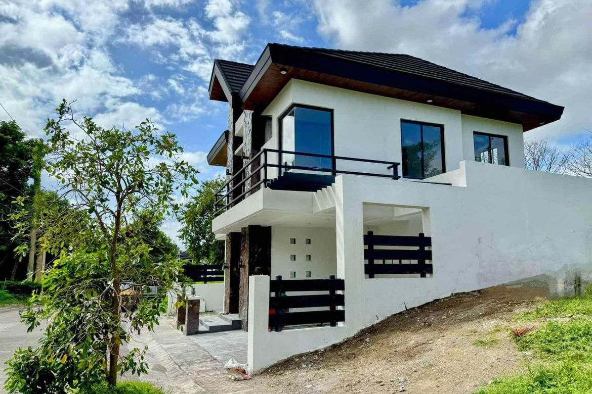 4 Bedroom House for Rent in Pramana Residential Park, Malitlit, Santa Rosa, Laguna photo 3