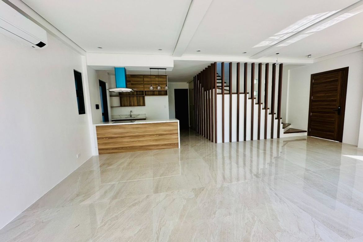4 Bedroom House for Rent in Pramana Residential Park, Malitlit, Santa Rosa, Laguna photo 8
