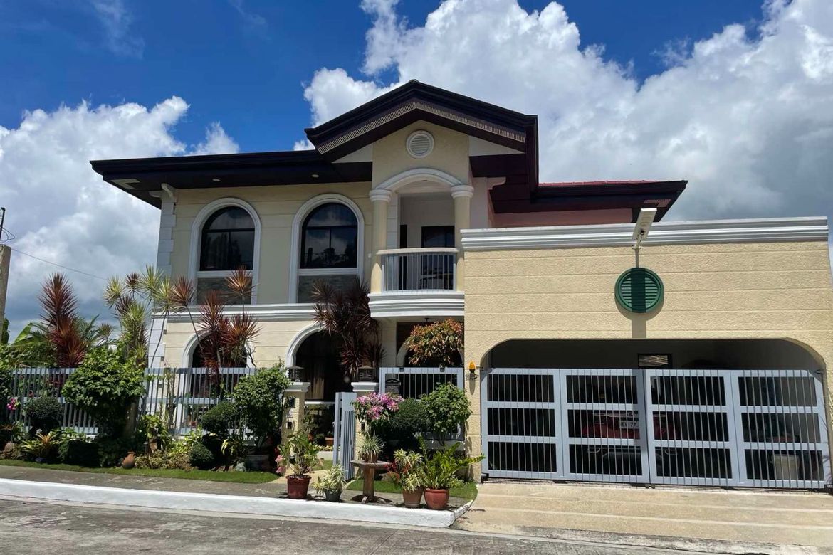 4 Bedroom House for Rent in Royale Tagaytay Estates, Buck Estate, Alfonso, Cavite