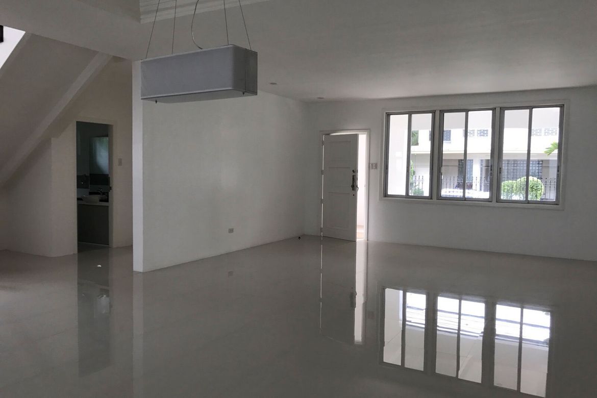 4 Bedroom House for Rent in San Lorenzo, Makati, Metro Manila near MRT-3 Ayala photo 6