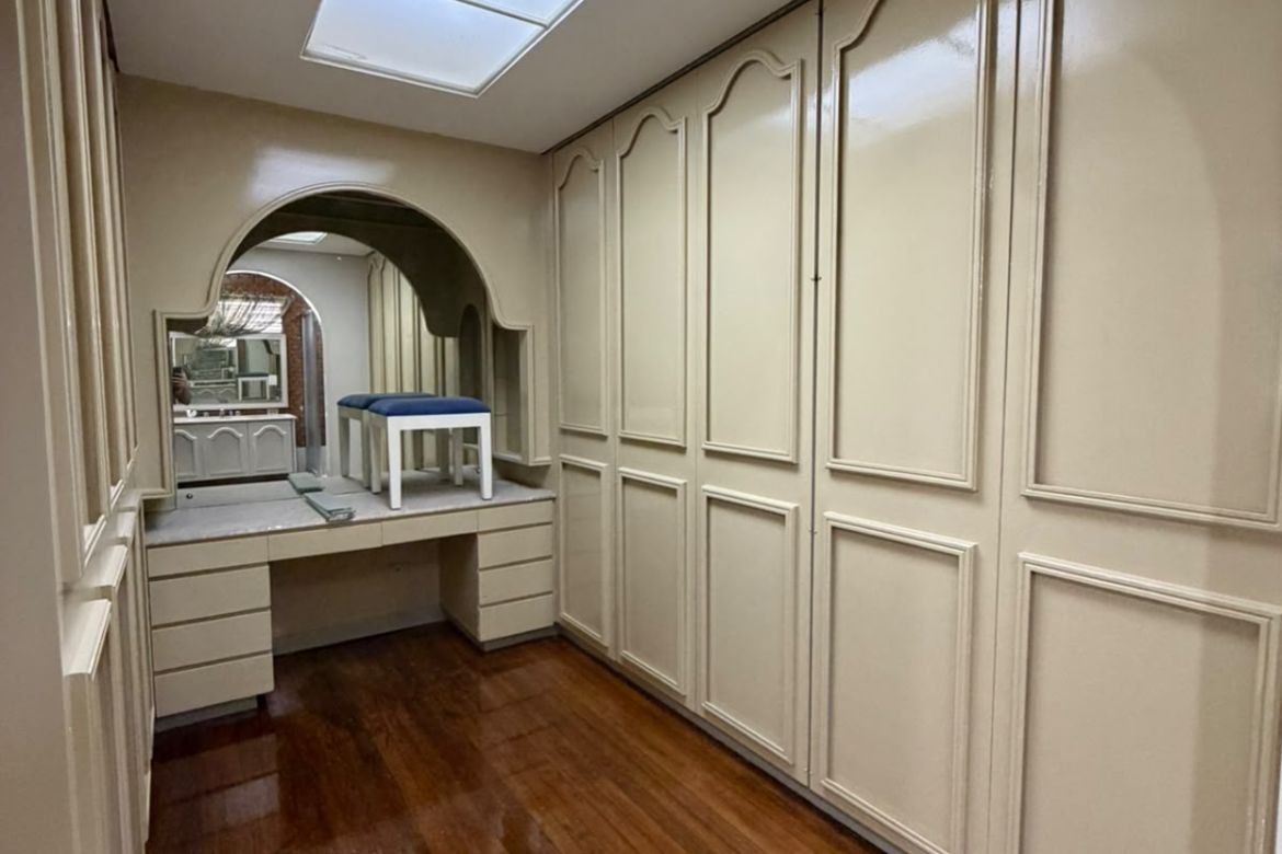 4 Bedroom House for Rent in San Nicolas, Pasig, Metro Manila photo 4