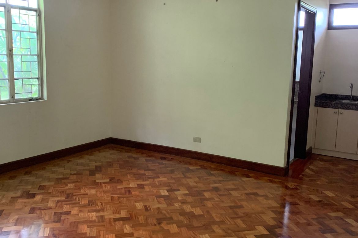 4 Bedroom House for Rent in Urdaneta Village, Bangkal, Makati, Metro Manila near MRT-3 Magallanes photo 2